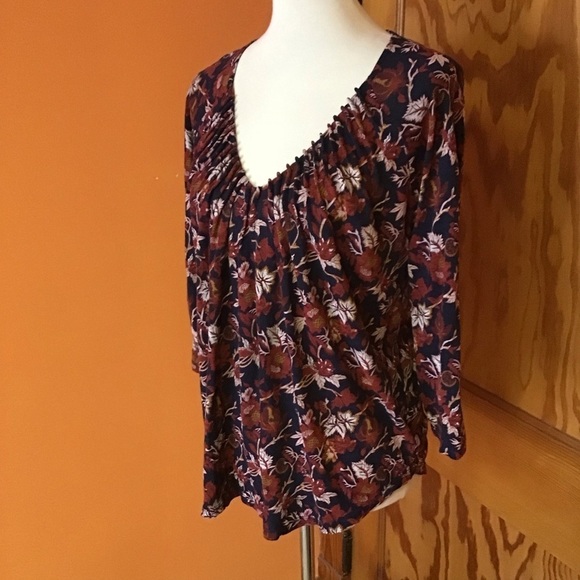 Lucky Floral boho V neck top - Picture 10 of 12